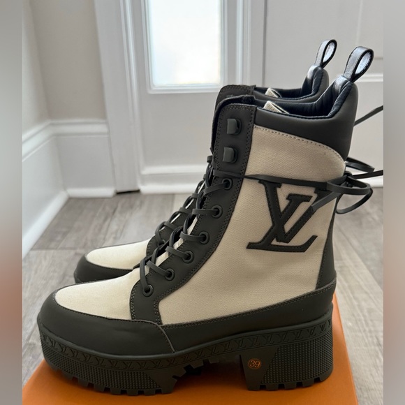 Louis Vuitton Laureate Platform Desert Boots- Size 39- Never Worn - Picture 1 of 16